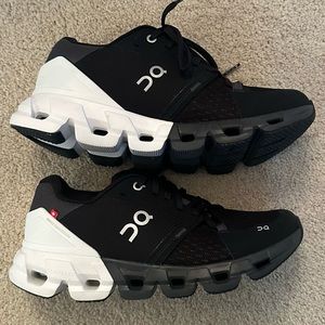 Cloudflyer Wide 4 W Black | White 7.5-worn once